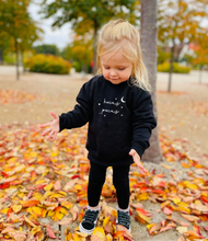 Load image into Gallery viewer, Hocus pocus sweatshirt
